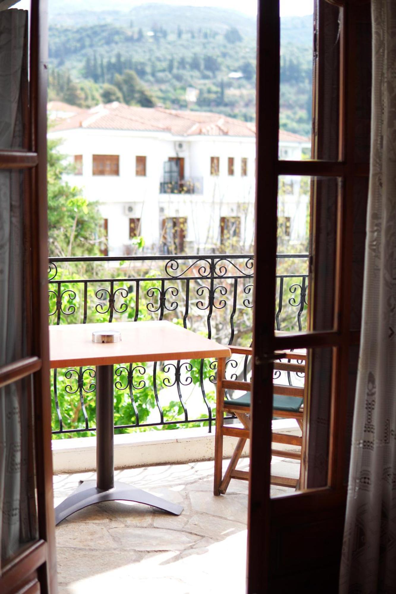 Hotel Defkalion Alli Meria ภายนอก รูปภาพ